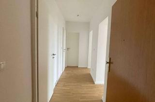 Wohnung mieten in August-Bebel-Straße, 06317 Röblingen am See, 4-Zimmer-Wohnung, 2025 renoviert - Einbauküche und PKW Stellplatz möglich