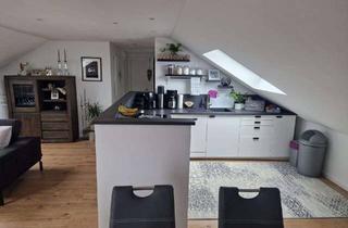 Wohnung mieten in Höhenweg, 59757 Arnsberg, Sanierte Wohnung mit EBK: attraktive 2-Zimmer-Dachgeschosswohnung in Voßwinkel