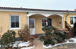 Haus kaufen in 19073 Wittenförden, Gepflegtes, barrierefreies Reihenmittelhaus im Bungalowstil mit Wintergarten und Doppelcarport