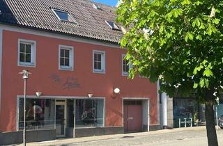 Haus kaufen in 92539 Schönsee, Schnäppchen: Wohn- und Geschäftshaus im Zentrum von Schönsee