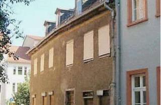 Haus kaufen in 06618 Naumburg, Altstadtjuwel mit 240 m² Grundstück und großem Entwicklungspotenzial