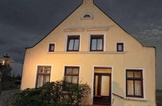 Haus kaufen in Raddasstraße 13, 18528 Bergen, Sanierungsbedürftiges Haus mit Potenzialgrundstück unweit des Marktplatz