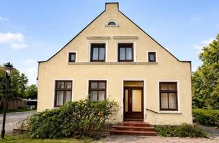 Haus kaufen in Raddasstraße 13, 18528 Bergen, Sanierungsbedürftiges Haus mit Potenzialgrundstück unweit des Marktplatz