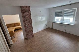 Doppelhaushälfte kaufen in 68219 Rheinau, Doppelhaushälfte in Mannheim-Rheinau – 360 m² Grundstück, Partyraum und viel Entwicklungspotenzial