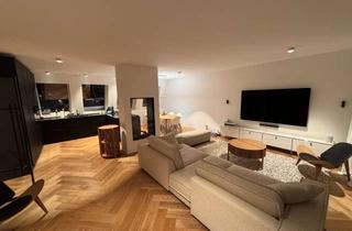 Wohnung kaufen in 50676 Altstadt-Süd, Luxuriöse 4-Zimmer Maisonette mit Domblick + Kamin in Köln Innenstadt