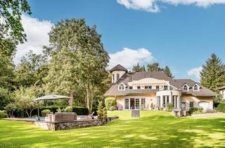 Einfamilienhaus kaufen in 16552 Schildow, Repräsentatives Anwesen mit Turm, Pool und Parkgrundstück