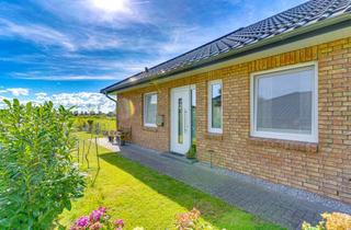 Haus kaufen in 24882 Schaalby, Investition oder Zuhause: vermietetes Doppelhaus aus 2016 mit 2 WE, KfW-55, 142m² Wfl. & Feldblick!