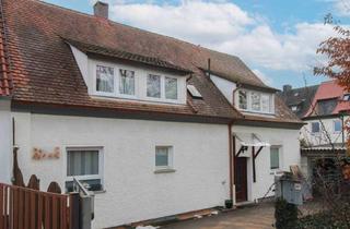 Haus kaufen in 90766 Fürth, Sanierungsobjekt mit Entwicklungspotenzial & attraktiver PV-Rendite