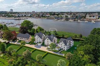 Wohnung kaufen in 18147 Rostock, Ufer-Residenz: Wohnen mit unverbaubarem Wasserblick