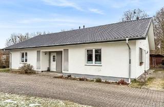 Haus kaufen in 17509 Hanshagen, Zwei 2-Zimmer-Wohnungen oder ein Bungalow mit schönem Garten in Hanshagen bei Greifswald