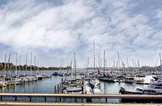 Wohnung kaufen in 23570 Lübeck, Wie ein kleines Haus an der Küste: Erstbezug mit Traveblick