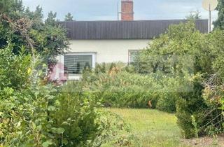 Einfamilienhaus kaufen in Paschwitzer Landstraße 37, 04838 Doberschütz, DOBERSCHÜTZ - SPROTTASIEDLUNG * GROSSES GRUNDSTÜCK mit EINFAMILIENHAUS (BUNGALOW), ANBAU, KELLER, GARAGEN und GROßEM GARTEN * SIEDLUNGSLAGE