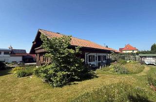 Einfamilienhaus kaufen in 88260 Argenbühl, Argenbühl - Liebhaberstück: Besonderes Einfamilienhaus mit Einliegerwohnung in Randlage mit Säntisblick