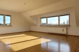 Wohnung kaufen in 53840 Troisdorf, MANNELLA *Sonnenverwöhnt mit Gartennutzung* Dachgeschosswohnung in zentraler Lage Troisdorfs