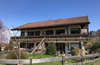 Wohnung kaufen in 83313 Siegsdorf, Großzügige Wohnung im 1.-OG mit ausgebautem DG - Balkon, Keller, Garage & Stellplatz