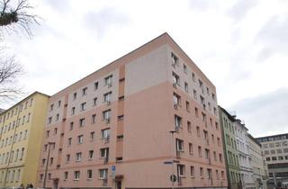 Wohnung mieten in Schweriner Straße, 39104 Altstadt, 4-Zimmer-Wohnung mit BALKON, Bad mit Badewanne
