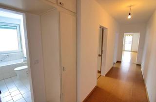 Wohnung mieten in Am Kalten Born, 37085 Göttingen, Frisch renovierte Wohnung mit Balkon, Aufzug und Garagenstellplatz