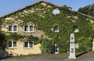 Haus kaufen in 94259 Kirchberg im Wald, Zentral in Kirchberg i.W.: Großzügiges Anwesen für Wohnbau-, Pflege- oder Investitionsprojekte