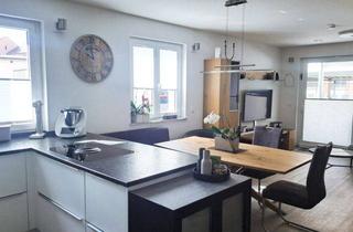 Wohnung kaufen in 90537 Feucht, Exklusive neuwertige 4-Zimmer-Wohnung in Feucht – Modernes Wohnen mit Garten