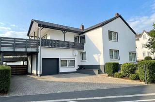 Anlageobjekt in 53721 Siegburg, Siegburg Kaldauen: Freistehendes Zwei-Parteienhaus - viele Möglichkeiten!