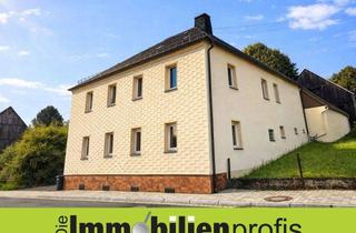 Einfamilienhaus kaufen in 95233 Helmbrechts, Helmbrechts: Einfamilienhaus mit Garten und Scheune