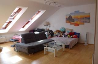 Wohnung kaufen in 91334 Hemhofen, Gemütliche 3-Zimmer Dachgeschosswohnung mit Garage in Hemhofen, Provisionsfrei