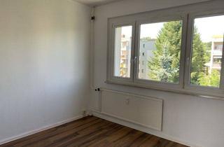 Wohnung mieten in Schillerstraße 35, 08626 Adorf, 3-Zimmer-Wohnung im 4. Obergeschoss – mit Balkon und Weitblick
