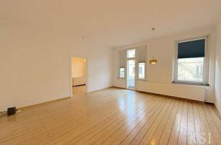 Wohnung mieten in Reitzensteinstraße 12, 45657 Recklinghausen, Stilvolle 2-Zimmer-Altbauwohnung mit Balkon im 1. Obergeschoss mit Einbauküche!
