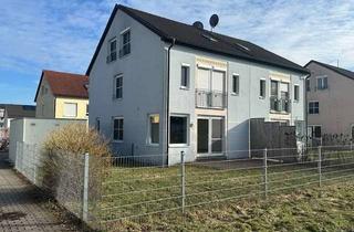 Haus mieten in 92637 Lerchenfeld, Doppelhaushälfte mit Garten