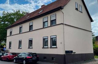 Anlageobjekt in 65795 Hattersheim, Sanierungsbedürftiges MFH mit 6 Einheiten, Anbau und 7 Garagen in Hattersheim