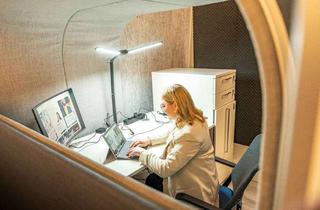 Gewerbeimmobilie mieten in 53518 Wimbach, CoWorking am Nürburgring: Flexible 2-Stunden-Schreibtischplätze, 24/7