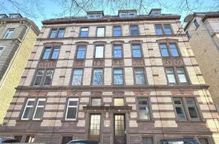 Wohnung kaufen in 70176 Stuttgart, Stuttgart - Großzügige 4-Zi.-Altbauwohnung