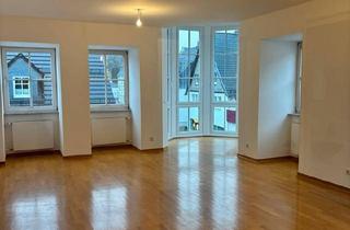 Wohnung kaufen in 59929 Brilon, Brilon - Großzügige Wohnung mit Erker& Dachterrasse in Brilon zu verkaufen