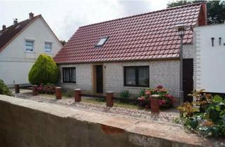 Haus kaufen in 18556 Dranske, Dranske - Wiek auf Rügen Altes Kapitänshaus mit Sanierungsbedarf