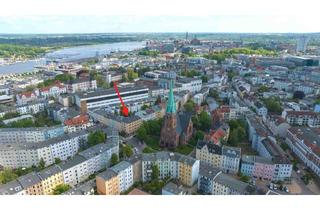 Wohnung kaufen in 18057 Kröpeliner Tor-Vorstadt, 2 Zimmer, Küche mit EBK, Wannenbad, Balkon, Keller