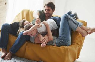 Wohnung kaufen in Nürtinger Straße 25, 72555 Metzingen, Perfekt für Familien: 4-Zi.-EG-Wohnung mit 2 Terrassen