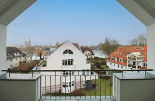 Wohnung kaufen in 18437 Tribseer Vorstadt, Stilvoll wohnen über den Dächern von Stralsund – 2-Raum-Eigentumswohnung mit Panorama