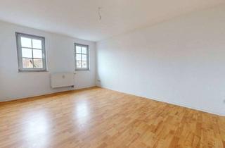 Wohnung mieten in Mohsdorfer Str. 13, 09217 Burgstädt, Singles und Paare aufgepasst: 2-Zimmer-Dachgeschosswohnung mit Einbauküche und Wannenbad