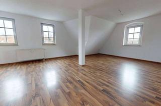 Wohnung mieten in Mohsdorfer Str. 13, 09217 Burgstädt, Lichtdurchfluteter Dachgeschosstraum mit Wannenbad: Perfekt für Singles & Paare in Burgstädt!