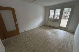Wohnung mieten in Pfeilergraben 91, 06449 Aschersleben, Geräumiges Wohnen im Erdgeschoss mit Balkon!