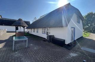 Bauernhaus kaufen in Dorfstraße 33, 18586 Middelhagen, Reetgedecktes Bauernhaus mit Boddenblick