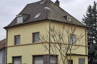Einfamilienhaus kaufen in 67065 Mundenheim, Freistehendes Einfamilienhaus, renovierungsbedürftig mit riesigem Garten