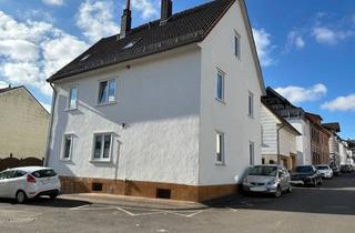 Anlageobjekt in 37276 Meinhard, Mehrfamilienhaus als „Geldanlage“, guter renovierter Zustand, Innenhof, 2 Garagen in Nebengebäude