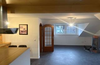 Wohnung mieten in Feldchenstraße 53, 63743 Schweinheim, Gemütliche 3-Zimmer-Dachwohnung mit Kamin & Balkon in Schweinheim