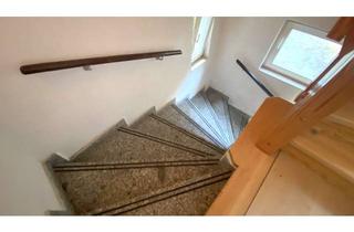 Mehrfamilienhaus kaufen in 04600 Altenburg, Charmantes Mehrfamilienhaus mit vier separaten Wohneinheiten – ideal für Kapitalanleger!