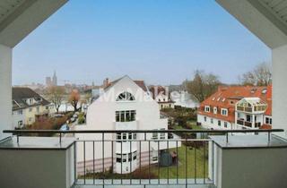 Wohnung kaufen in 18437 Stralsund, Stilvoll wohnen über den Dächern von Stralsund – 2-Raum-Eigentumswohnung mit Panorama