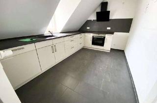 Wohnung kaufen in 65185 Wiesbaden, Altbau-Dachgeschosswohnung mit Aufzug