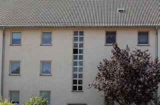 Wohnung mieten in Bahnhofstraße 16b, 06766 Bitterfeld-Wolfen, Gut geschnittene 3-Raum Wohnung mit Wanne in Bahnhofsnähe