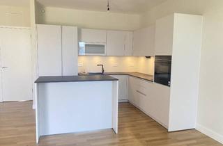 Wohnung mieten in Mühlenstraße, 32, 10243 Friedrichshain, Schöne 3-Zimmer-Neubauwohnung mit EBK, 2 Bädern & 2 Balkonen direkt gegenüber der East Side Gallery