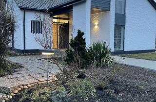 Haus mieten in 71144 Steinenbronn, Frisch sanierte 1–2 Familienhaus (208 m²) mit separater DG-Wohnung, Garage & 3 Stellplätzen